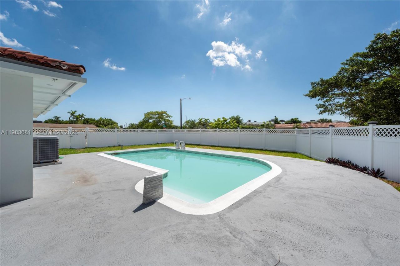 4700 Mckinley St , Hollywood, FL 33021 Photo