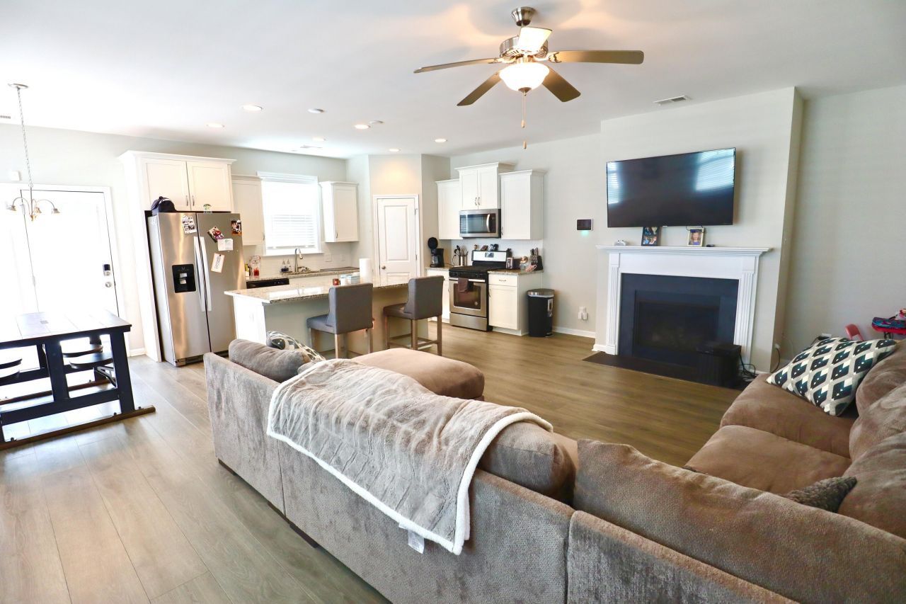 103 Yorkshire Drive Photo 11