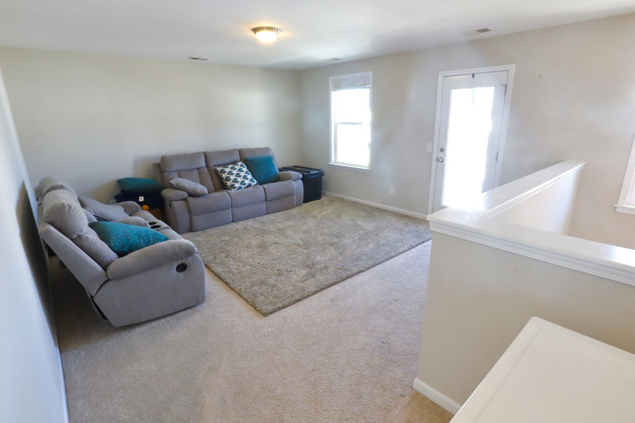 103 Yorkshire Drive Photo 23