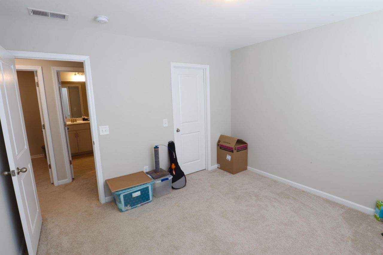 103 Yorkshire Drive Photo 28