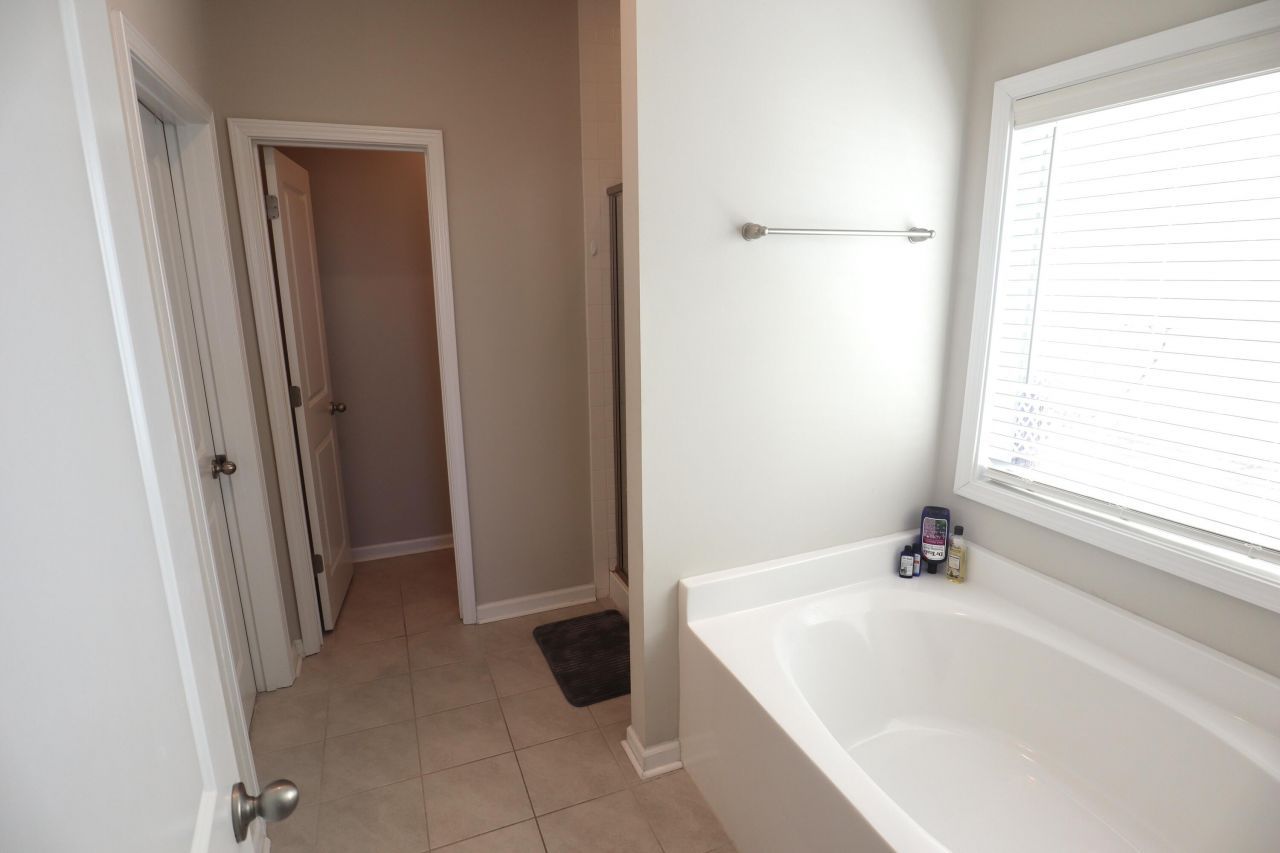 103 Yorkshire Drive Photo 6