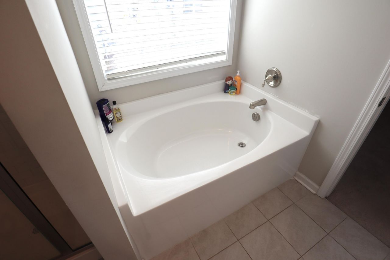 103 Yorkshire Drive Photo 7