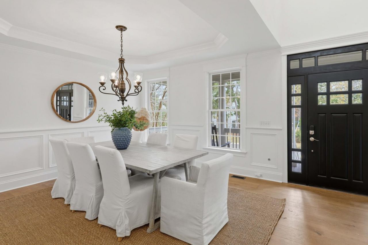 2296 Middlesex Street Photo 13