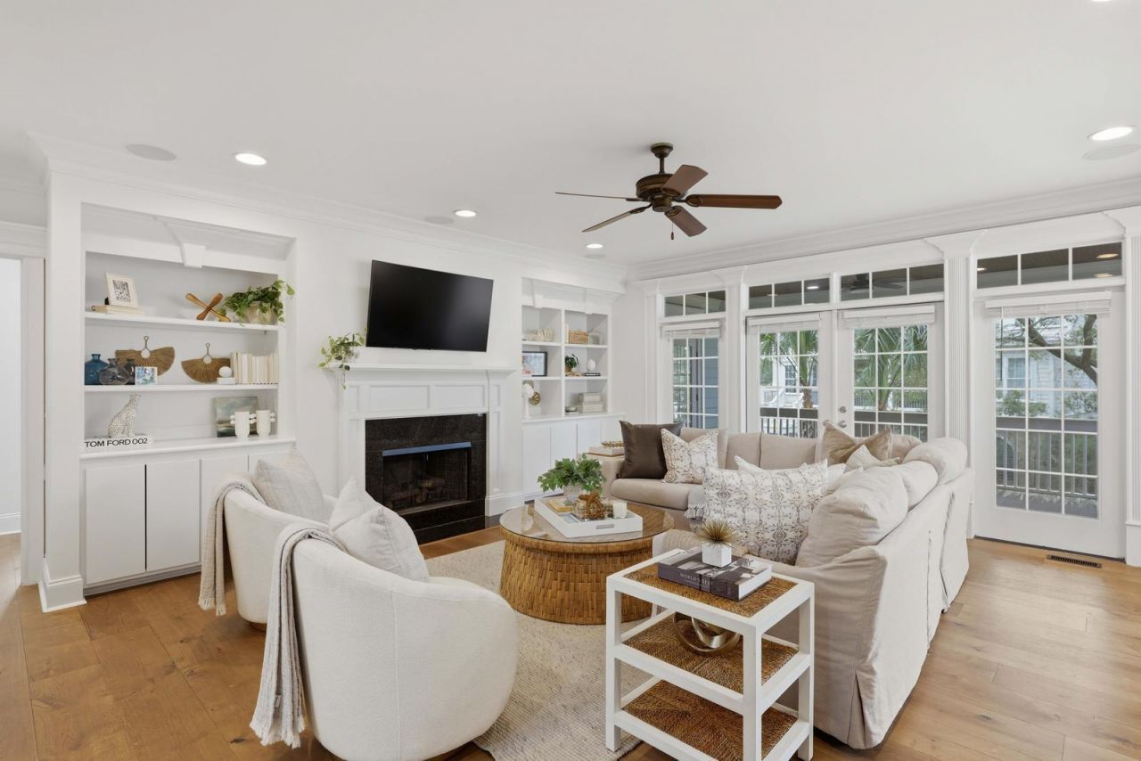 2296 Middlesex Street Photo 15