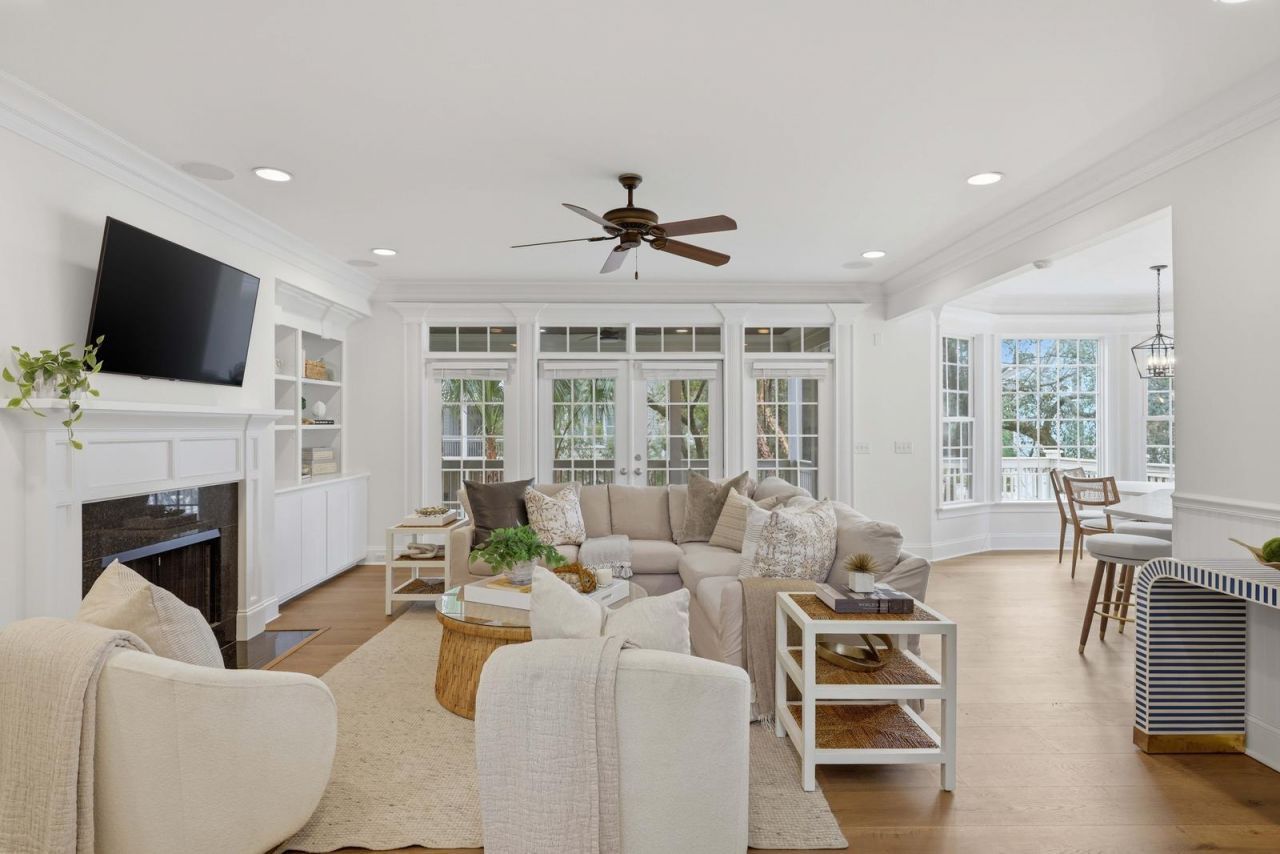 2296 Middlesex Street Photo 16