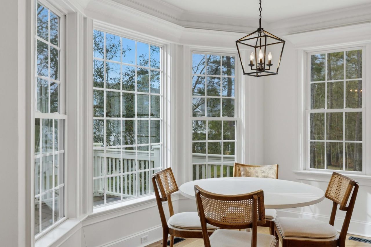 2296 Middlesex Street Photo 25