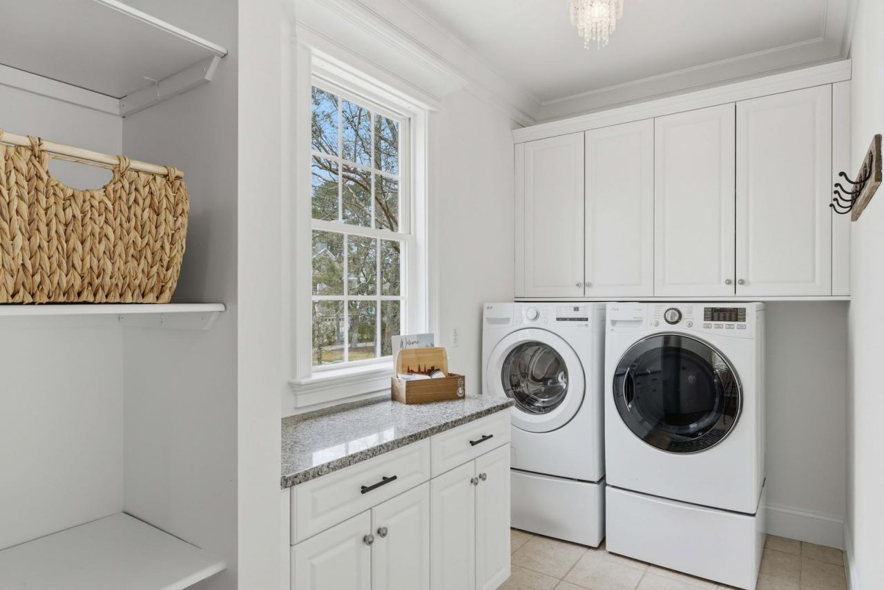 2296 Middlesex Street Photo 26