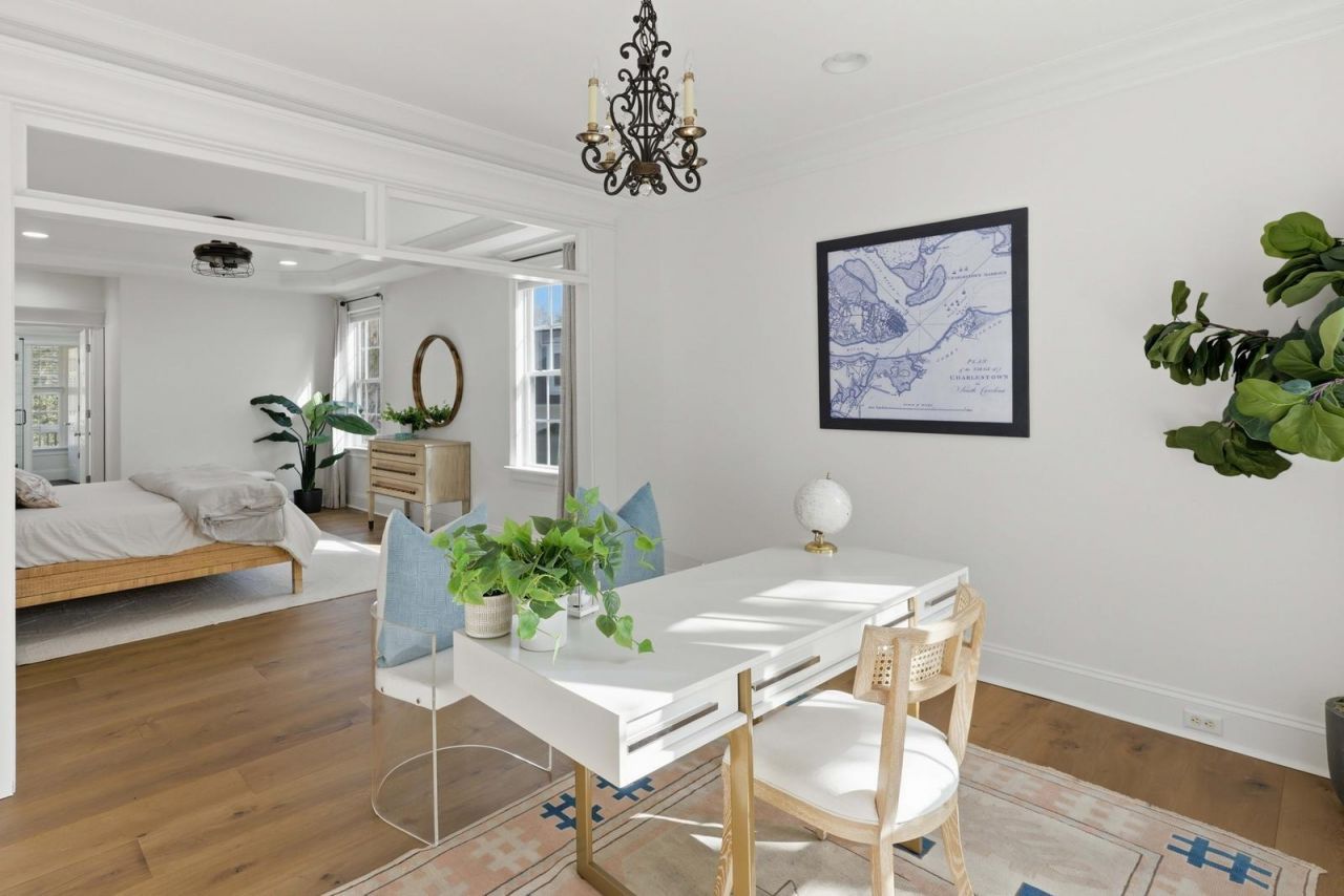 2296 Middlesex Street Photo 31