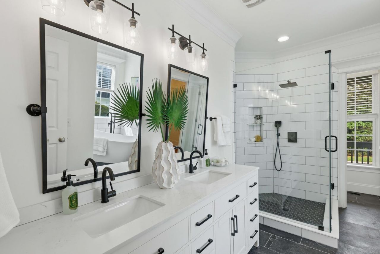 2296 Middlesex Street Photo 34