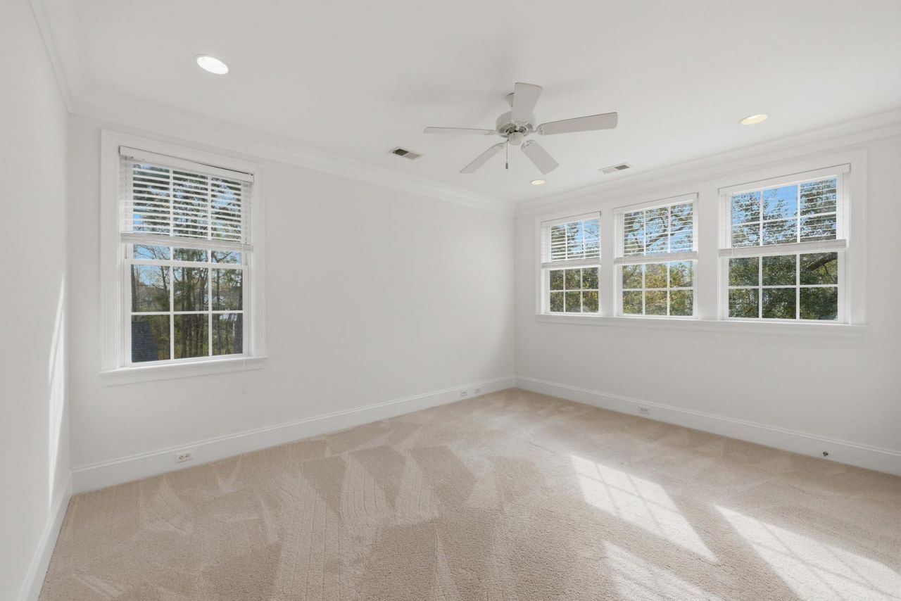 2296 Middlesex Street Photo 39