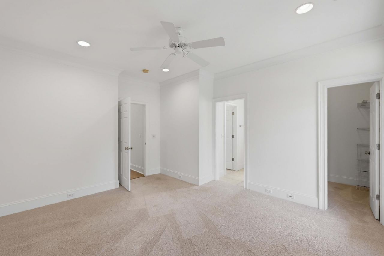 2296 Middlesex Street Photo 40