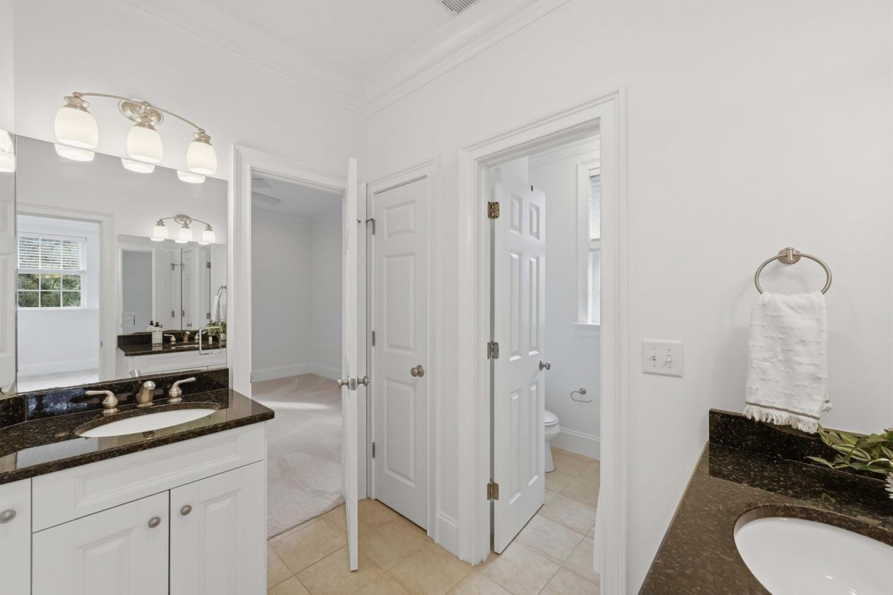 2296 Middlesex Street Photo 42