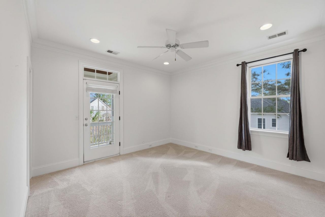 2296 Middlesex Street Photo 43