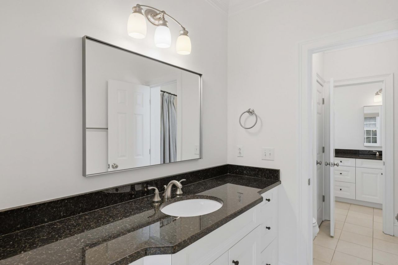 2296 Middlesex Street Photo 49