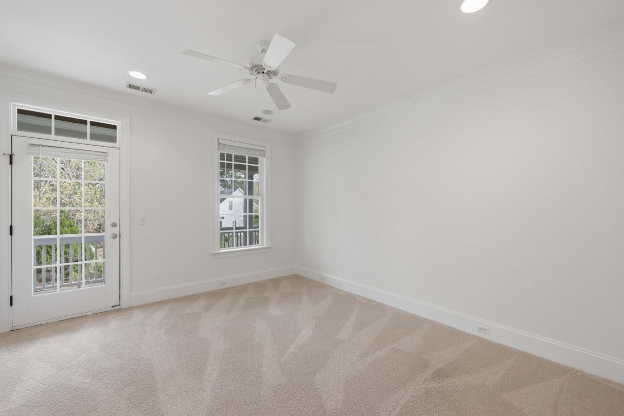 2296 Middlesex Street Photo 52