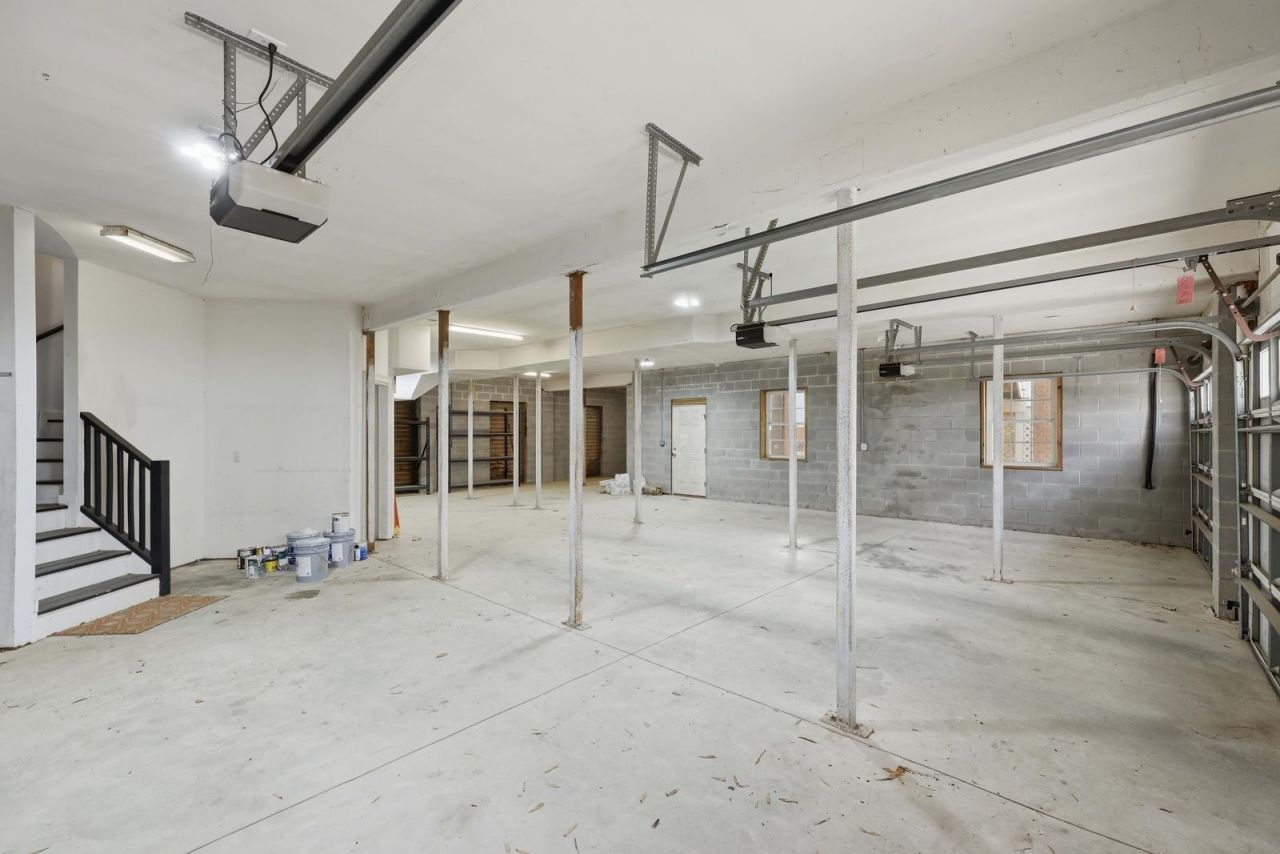 2296 Middlesex Street Photo 55