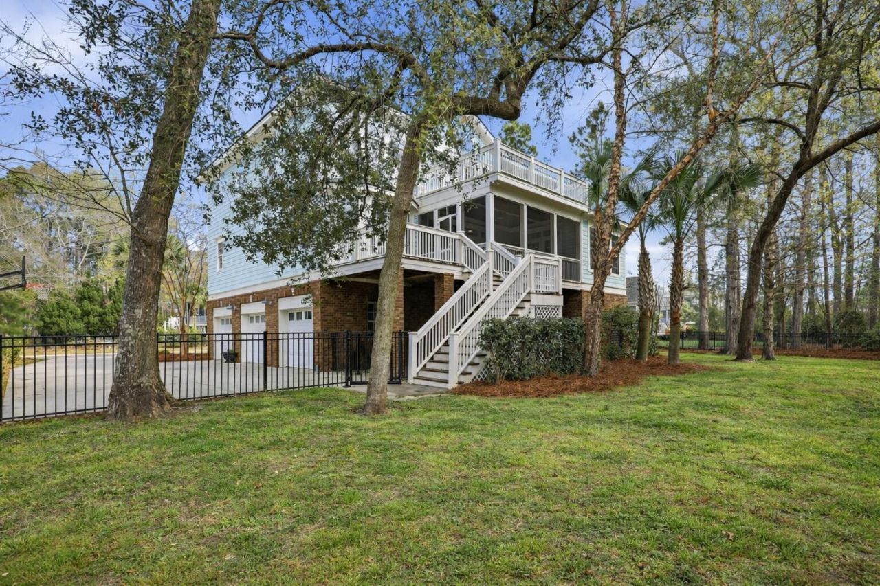 2296 Middlesex Street Photo 56