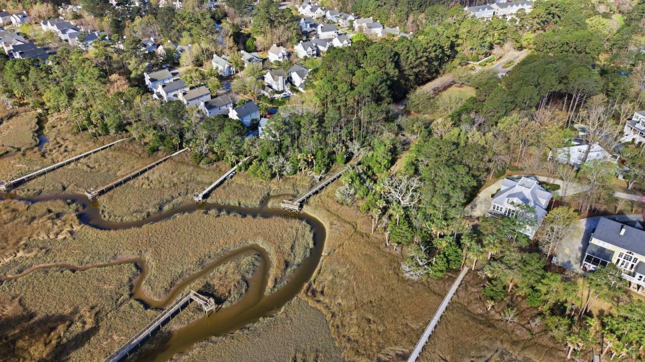 2296 Middlesex Street Photo 58