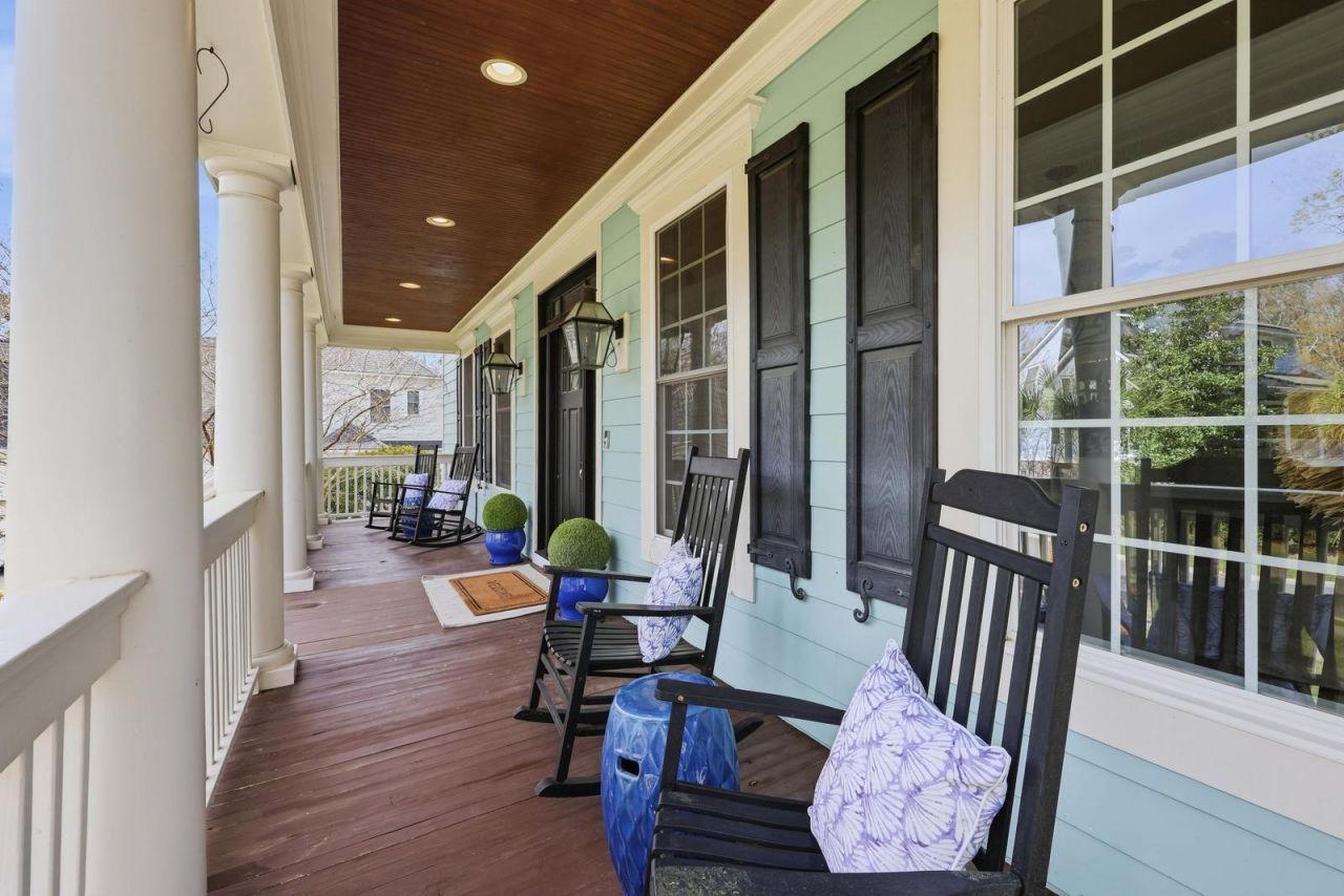 2296 Middlesex Street Photo 9