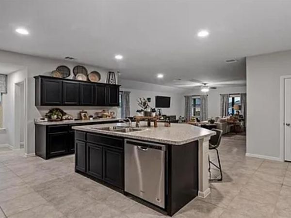 829 Loomis Trail, Justin, TX 76247