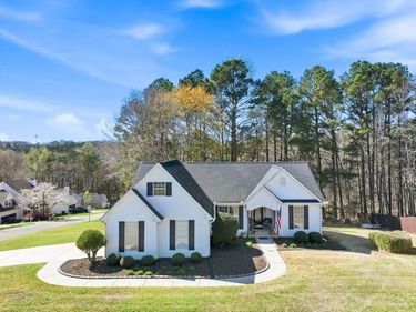 5551 Chestnut Creek Lane, Flowery Branch, GA 30542