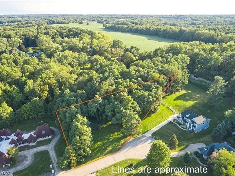 4872 Autumn Leaves Drive, Akron, OH 44333 Photo 1