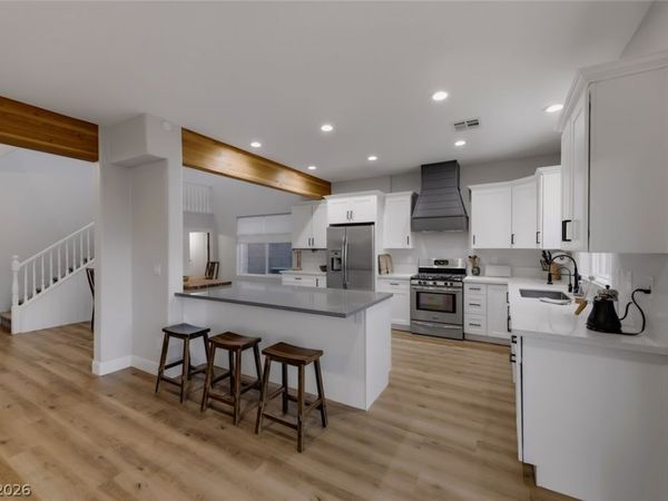 7124 Estrella De Mar Avenue , Las Vegas, NV 89131