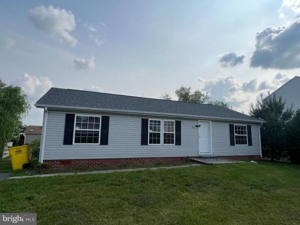 37 THAYERS GULL DRIVE , MARTINSBURG, WV 25405