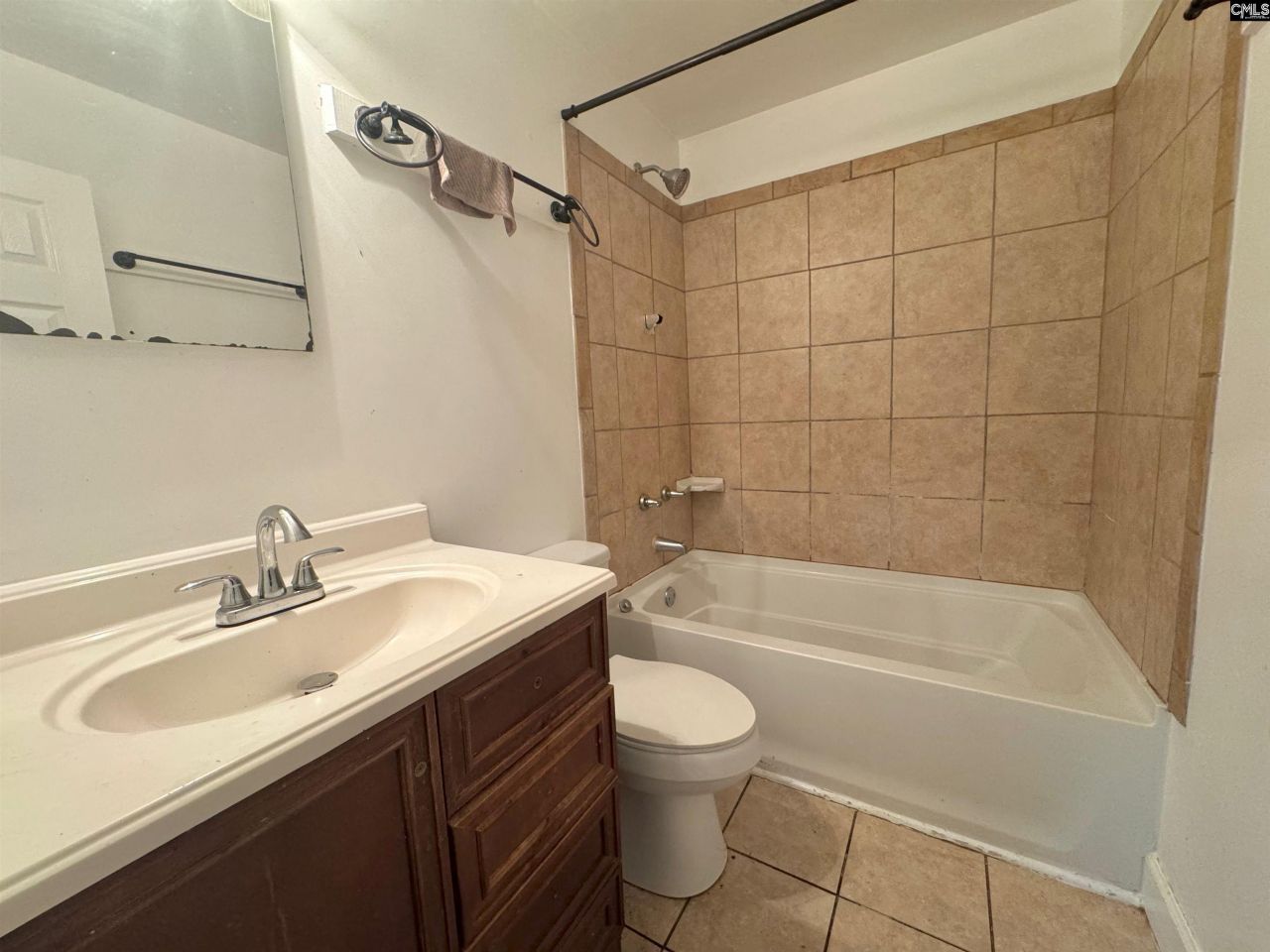 114 Penelope Lane Photo 13