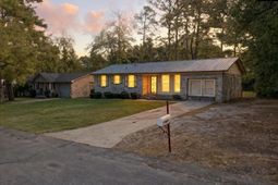 114 Penelope Lane photo 4