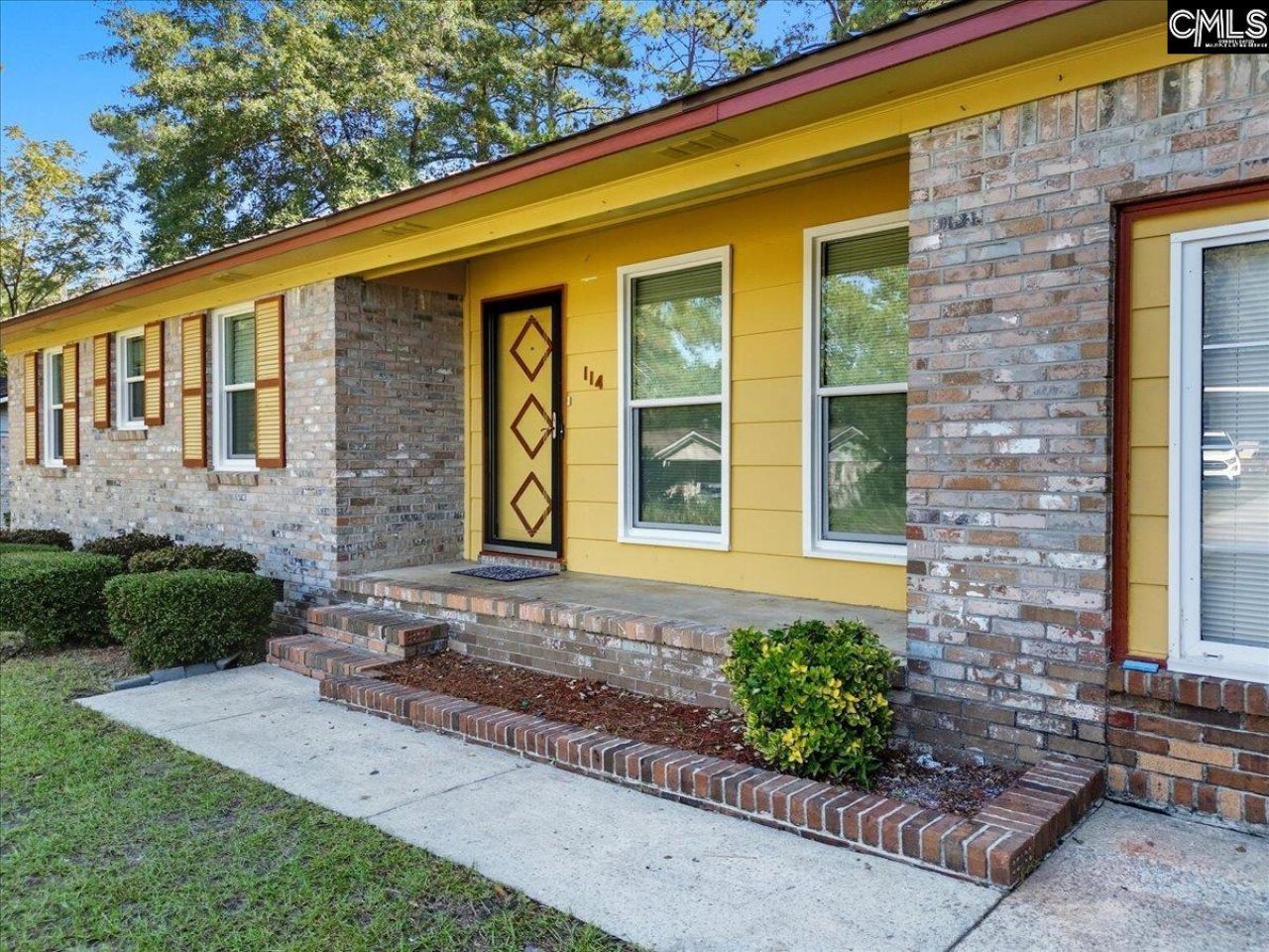 114 Penelope Lane Photo 4