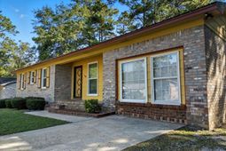 114 Penelope Lane photo 4