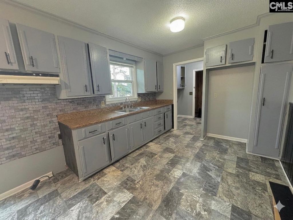 114 Penelope Lane Photo 9