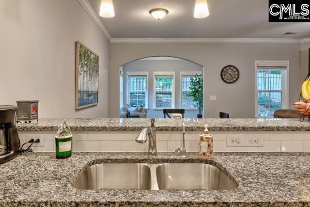 627 Calabria Court Photo 12