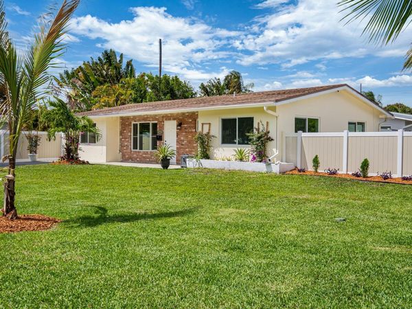 2611 NE 16th Street, Pompano Beach, FL 33062