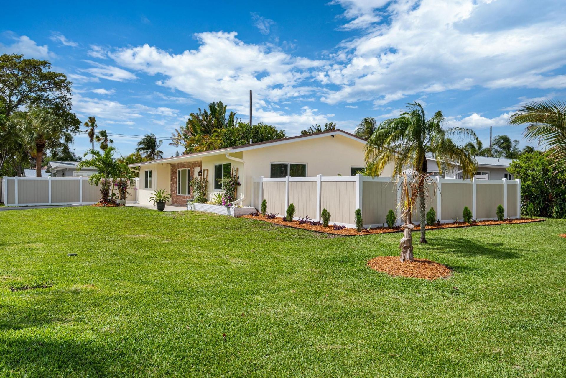 2611 NE 16th Street, Pompano Beach, FL 33062 Photo