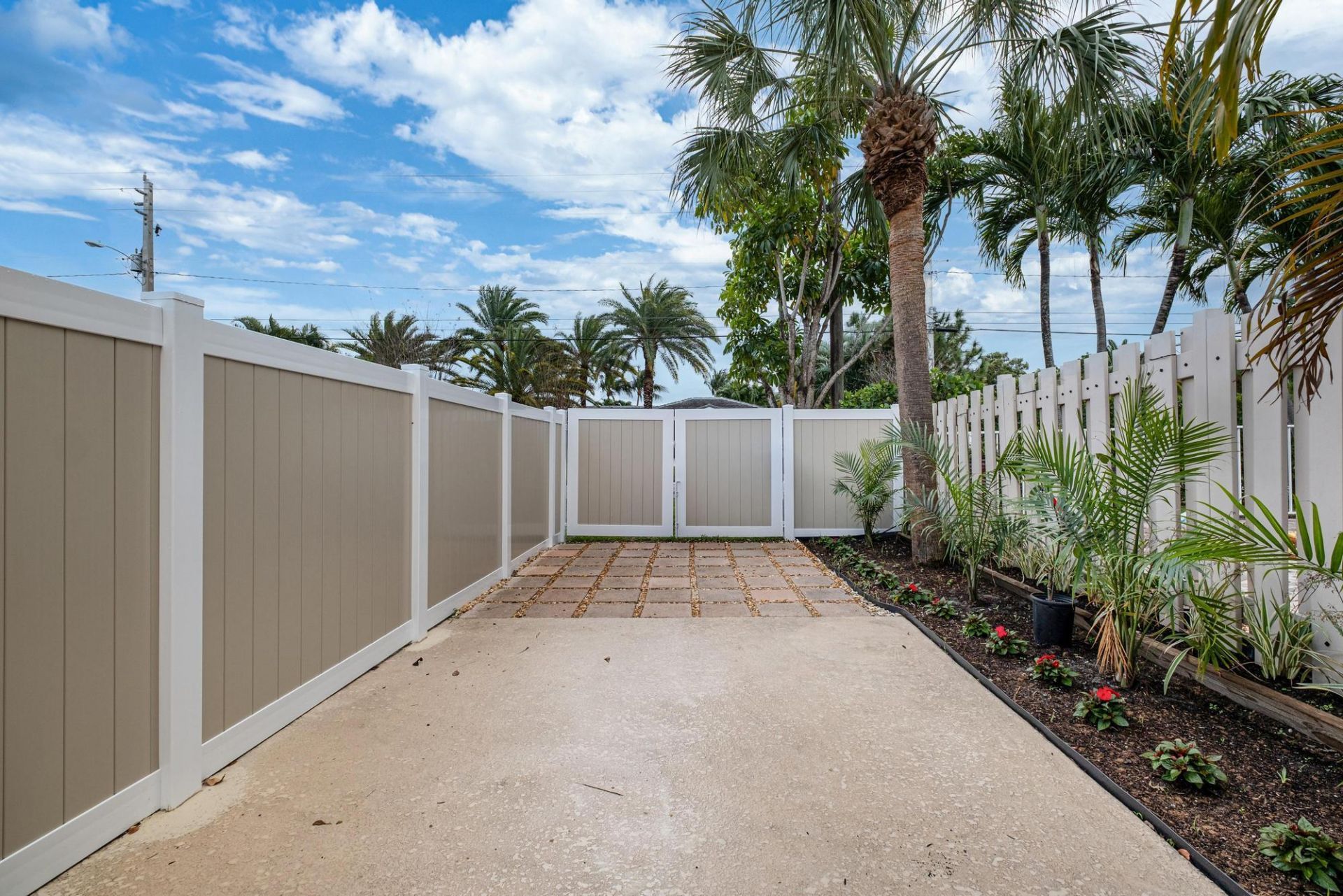 2611 NE 16th Street, Pompano Beach, FL 33062 Photo