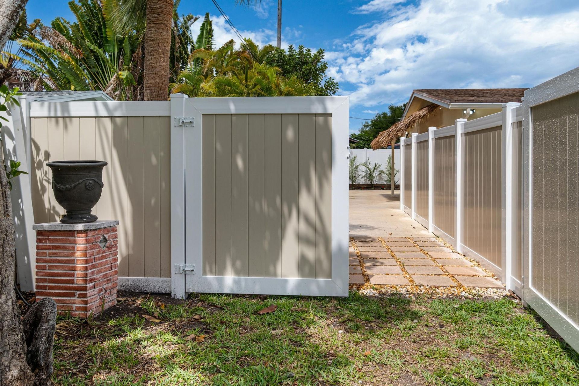 2611 NE 16th Street, Pompano Beach, FL 33062 Photo