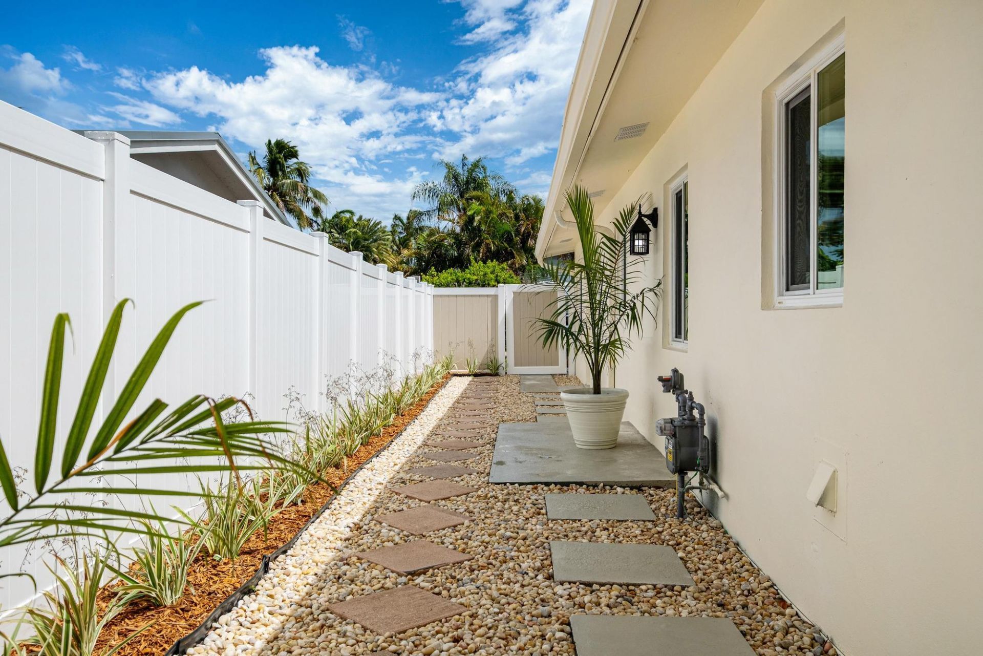 2611 NE 16th Street, Pompano Beach, FL 33062 Photo