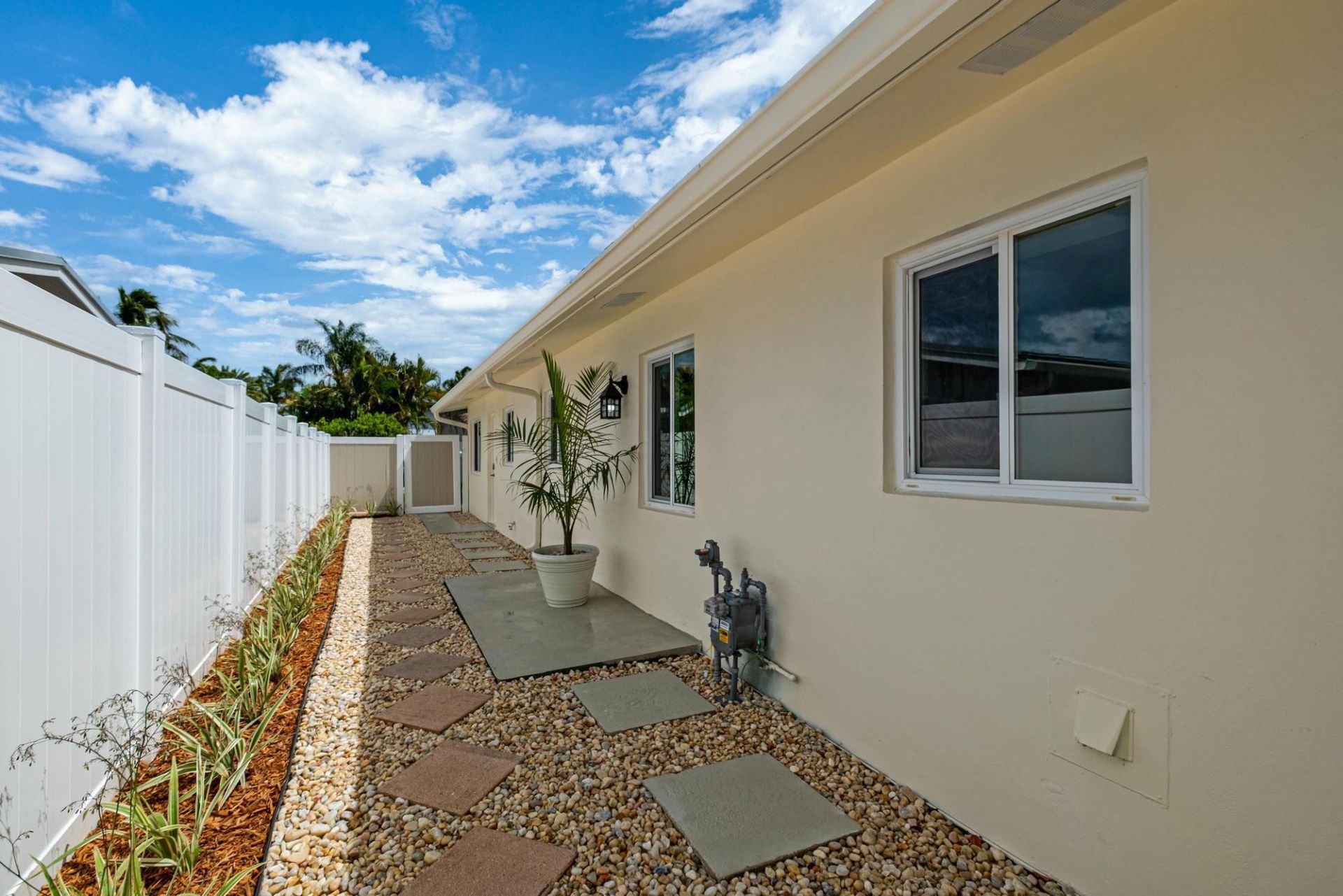 2611 NE 16th Street, Pompano Beach, FL 33062 Photo