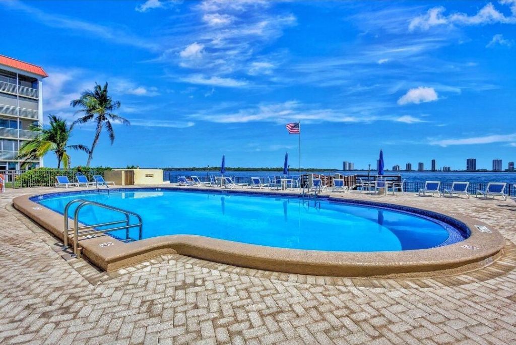 100 Paradise Harbour Boulevard, Unit 502, North Palm Beach, FL 33408 Photo