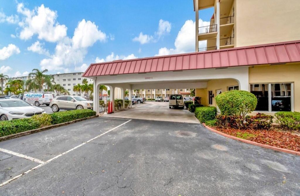 100 Paradise Harbour Boulevard, Unit 502, North Palm Beach, FL 33408 Photo