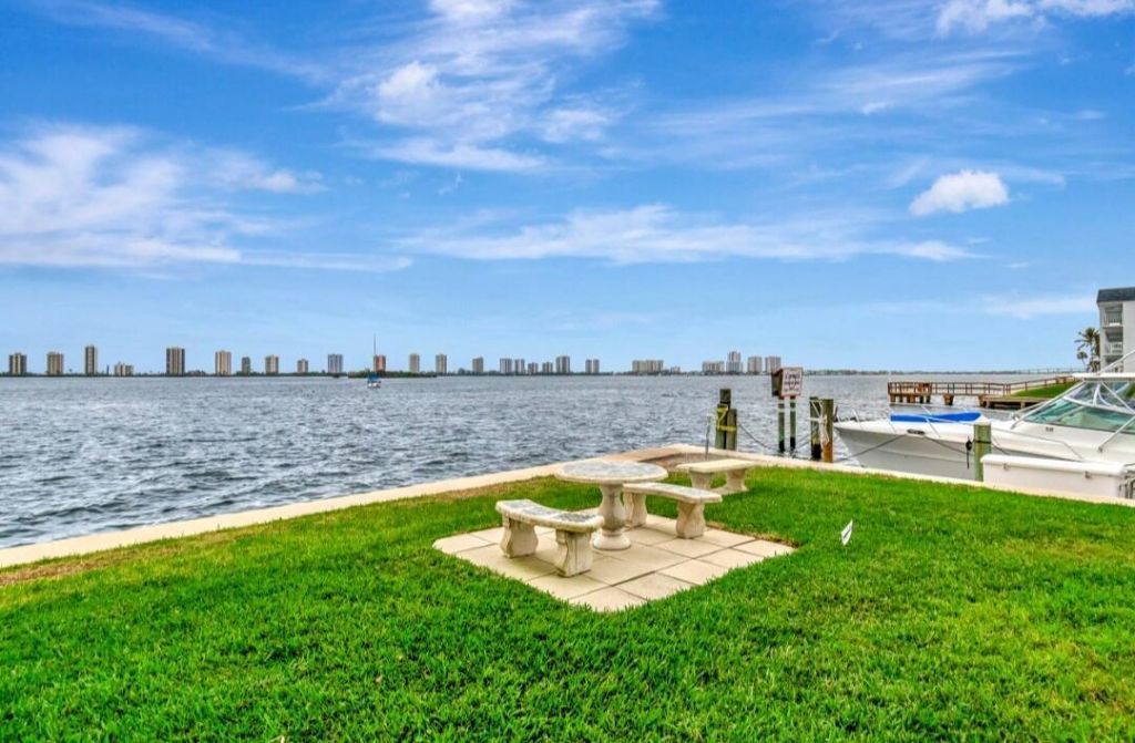 100 Paradise Harbour Boulevard, Unit 502, North Palm Beach, FL 33408 Photo