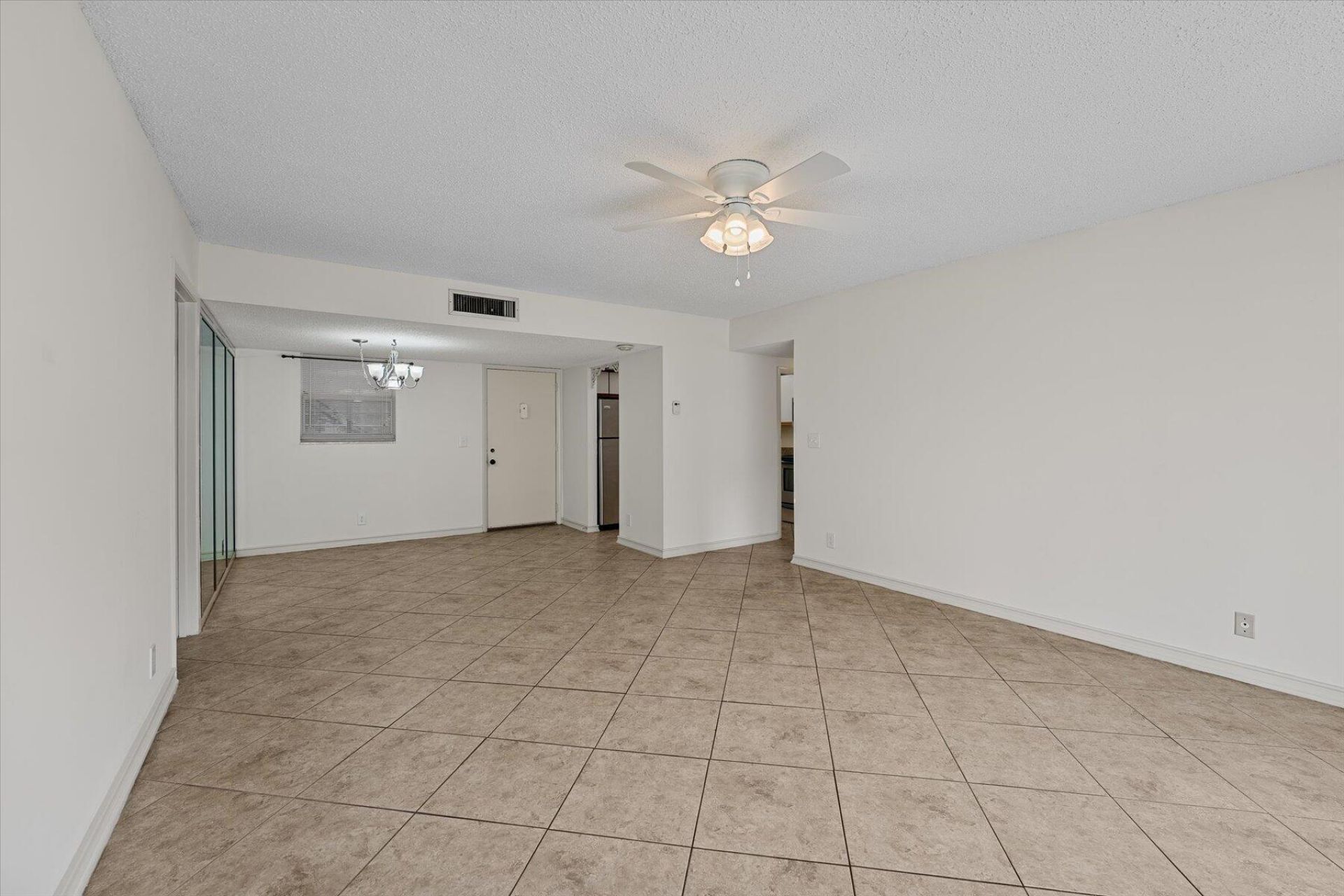 719 Lori Drive, Unit 204, Palm Springs, FL 33461 Photo