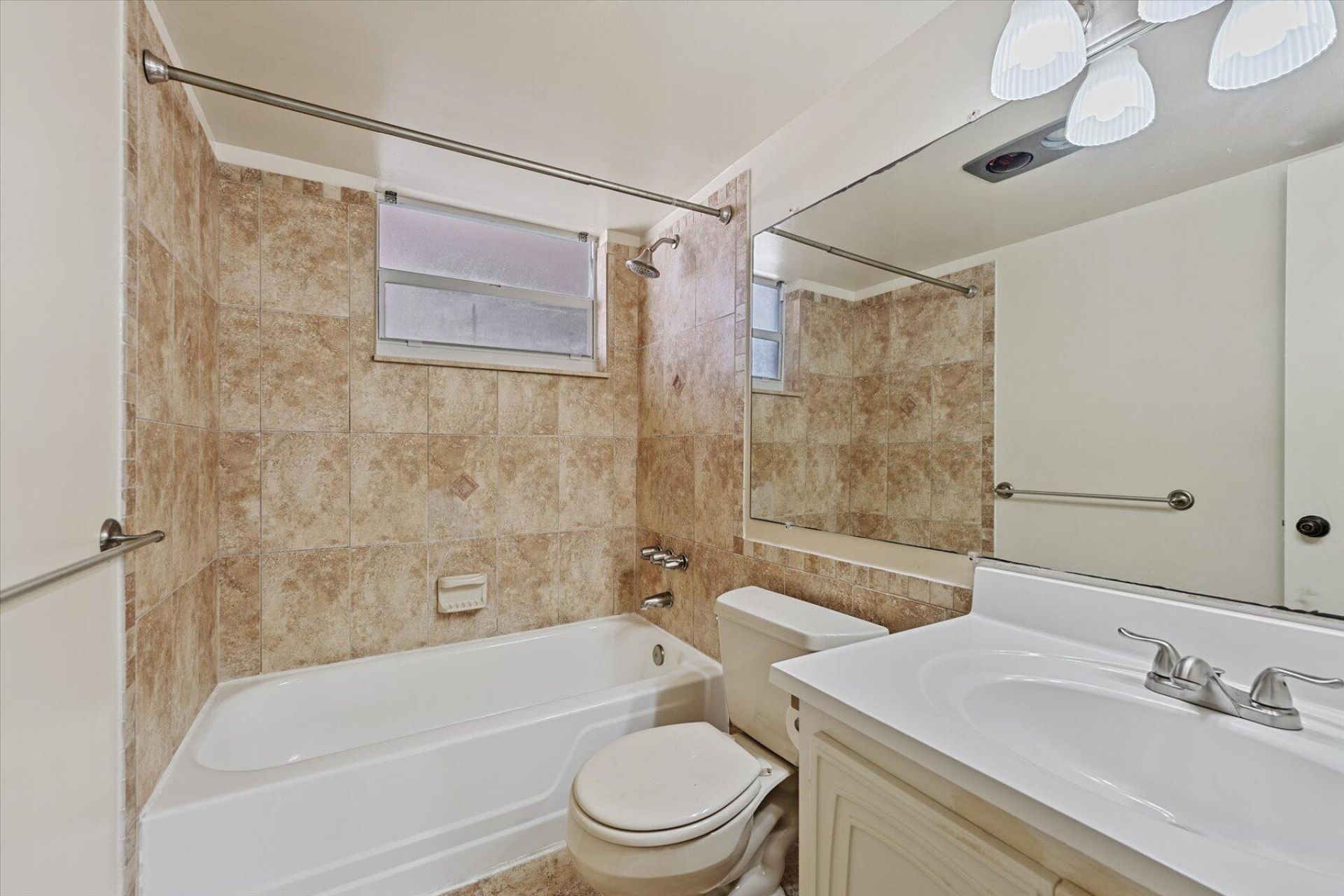 719 Lori Drive, Unit 204, Palm Springs, FL 33461 Photo