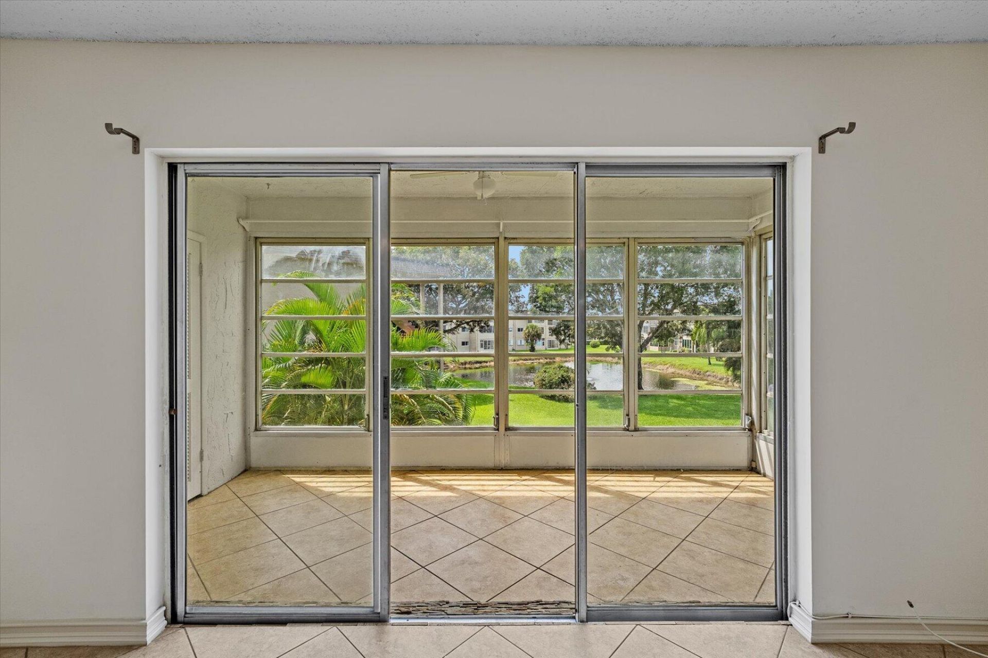 719 Lori Drive, Unit 204, Palm Springs, FL 33461 Photo