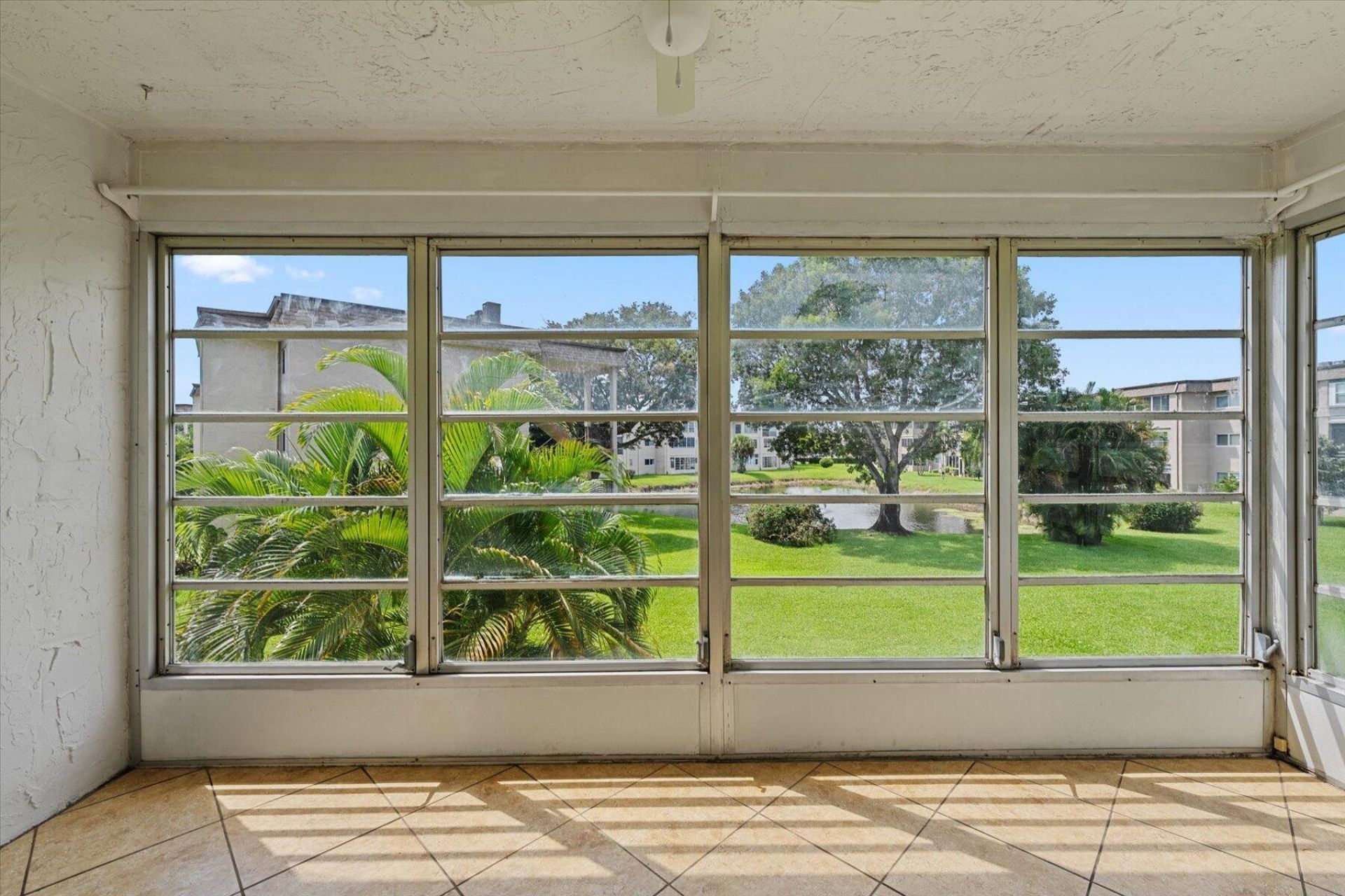 719 Lori Drive, Unit 204, Palm Springs, FL 33461 Photo