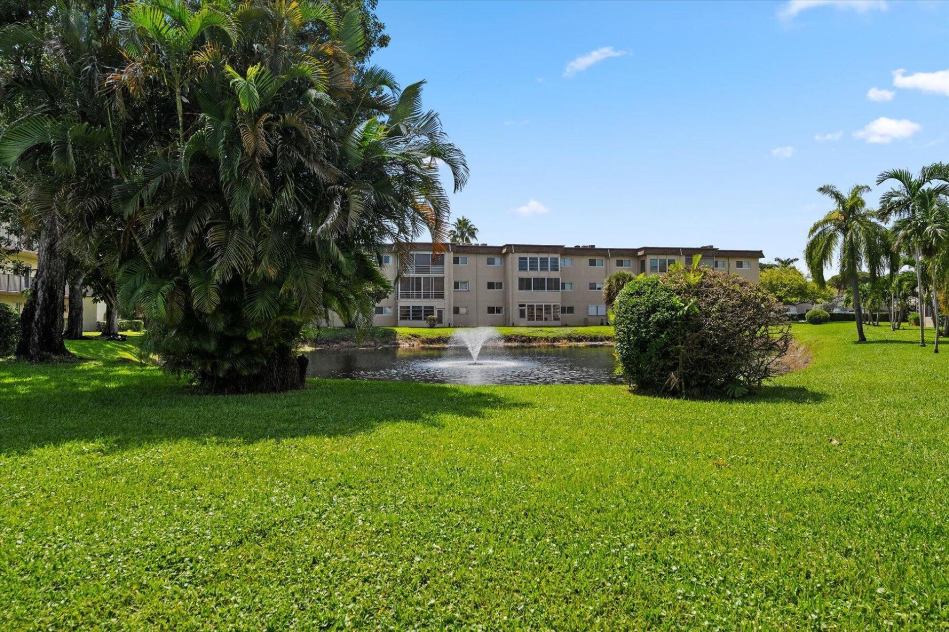 719 Lori Drive, Unit 204, Palm Springs, FL 33461 Photo