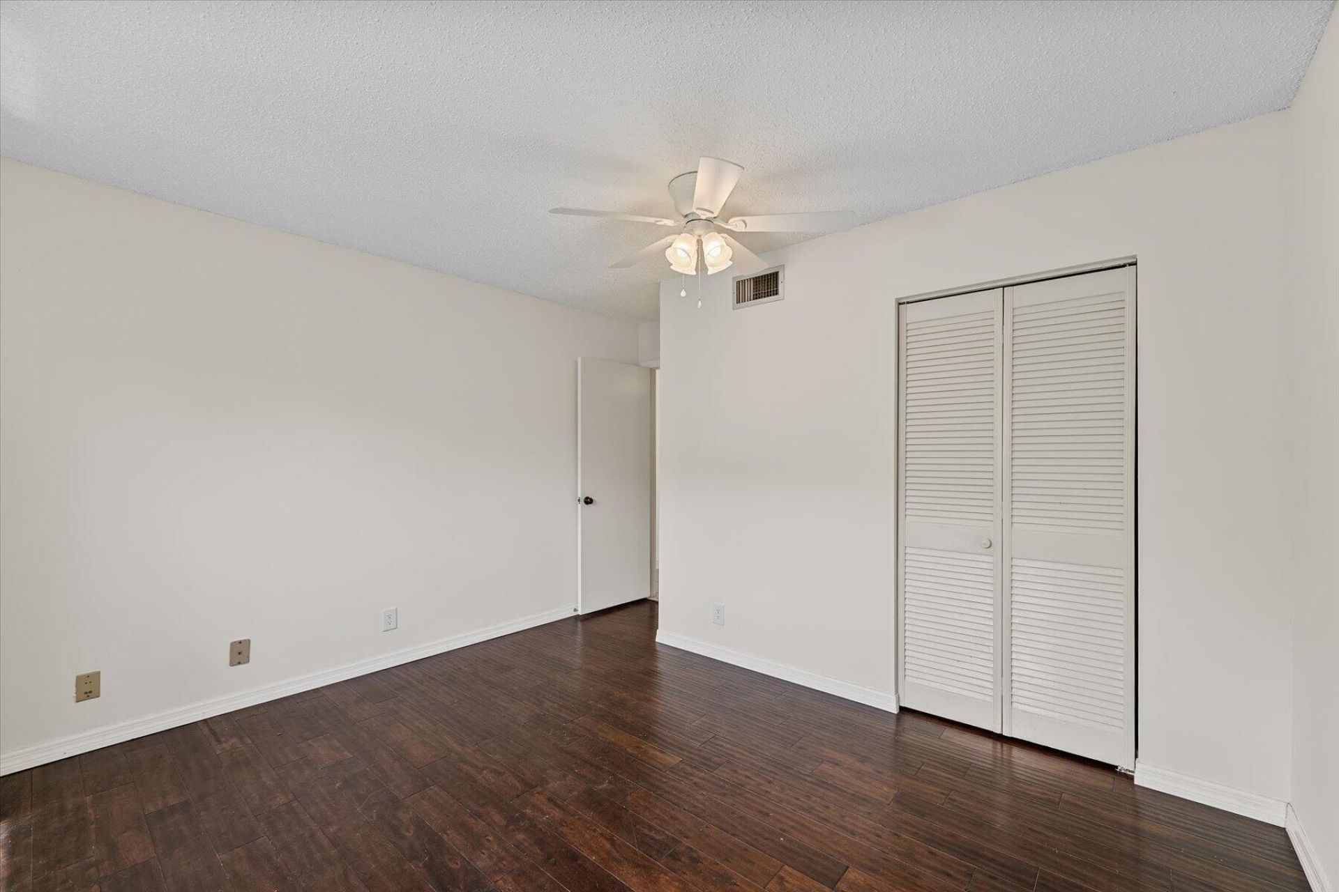 719 Lori Drive, Unit 204, Palm Springs, FL 33461 Photo