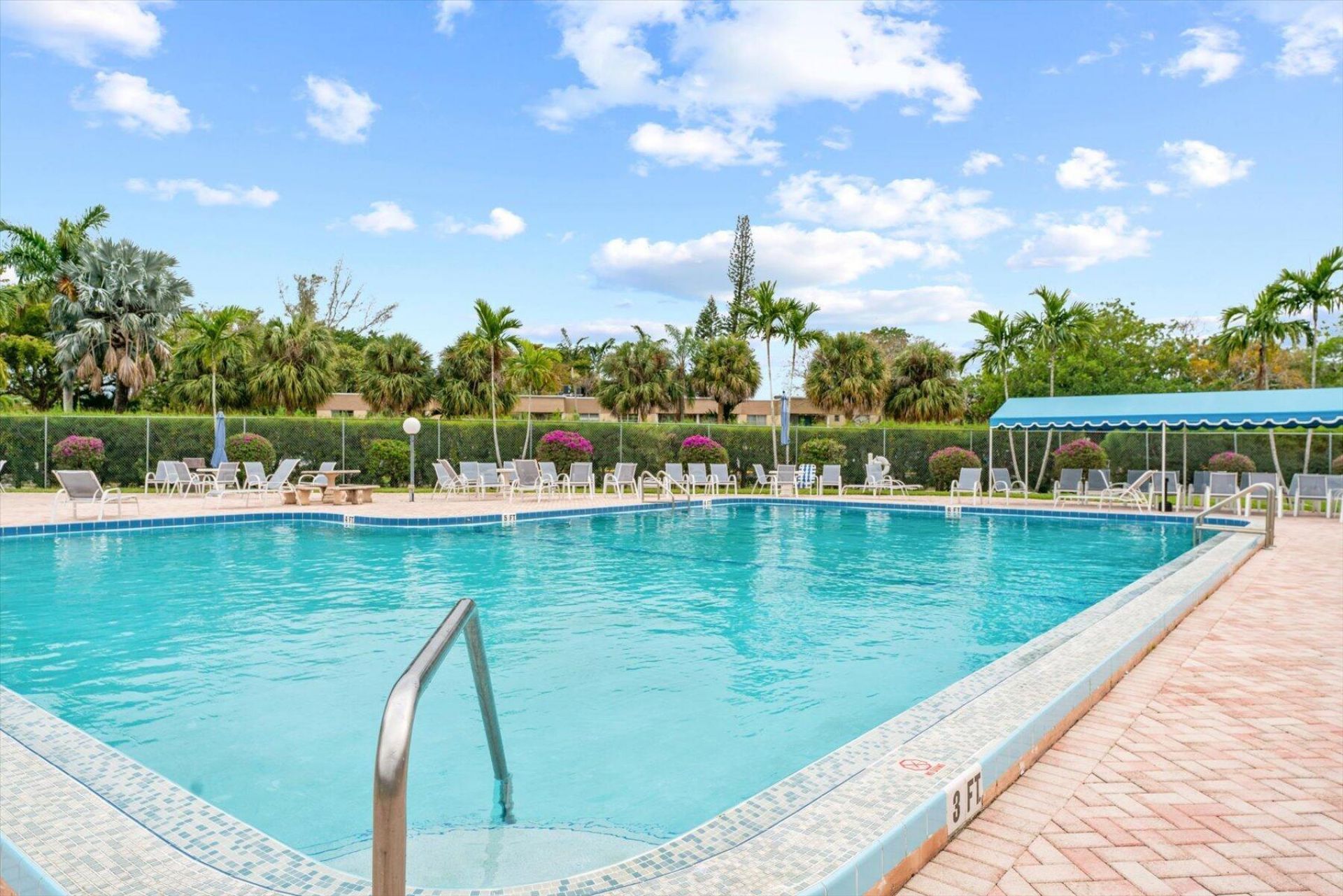 719 Lori Drive, Unit 204, Palm Springs, FL 33461 Photo